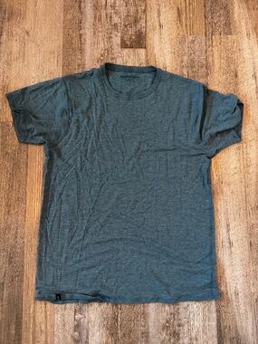 Duckworth merino wool t-shirt - men's medium - blue